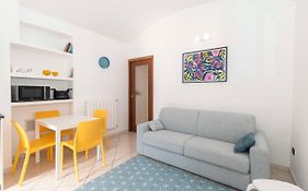 Colourful Flat San Donato